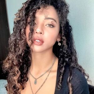 Meet your Posher, Carolyn